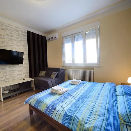 Parliament Apartment *