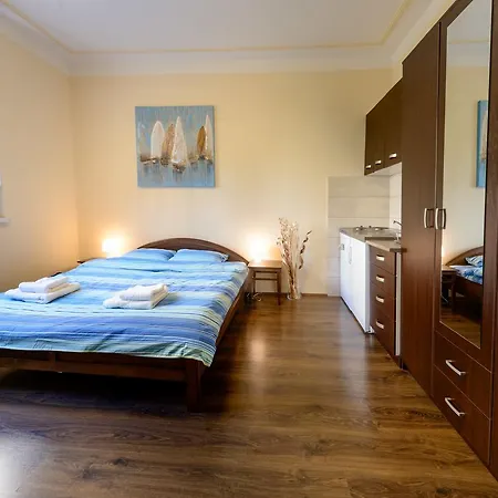 Parliament Apartment *